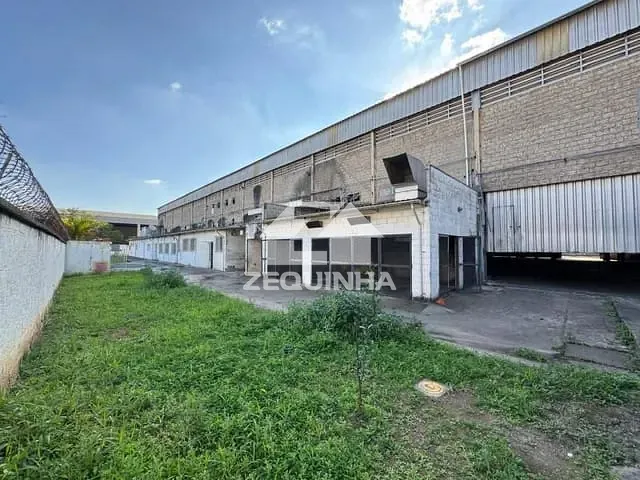 Galpão com 11500m², para alugar, no bairro Industrial AnhangÜera em Osasco