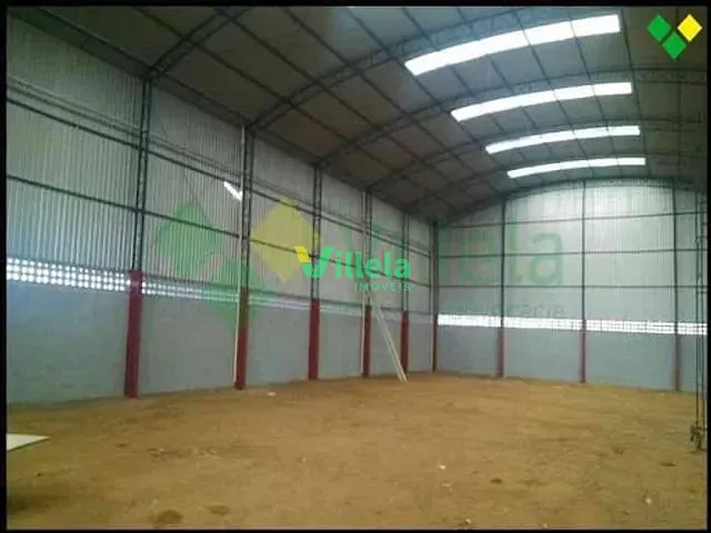 Galpão / Barracão com 7500m², para alugar, no bairro Moreira César em Pindamonhangaba