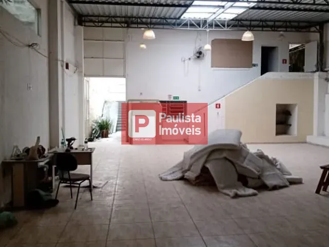Galpão / Barracão com 340m², para alugar, no bairro Vila Alexandria em São Paulo