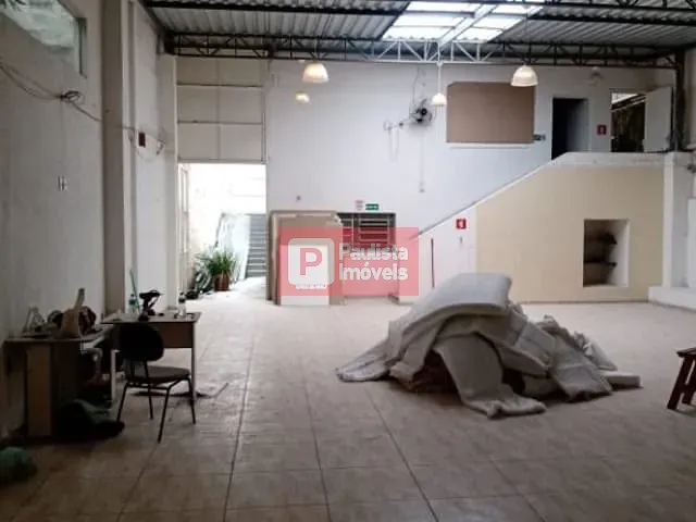 Galpão / Barracão com 340m², para alugar, no bairro Vila Alexandria em São Paulo