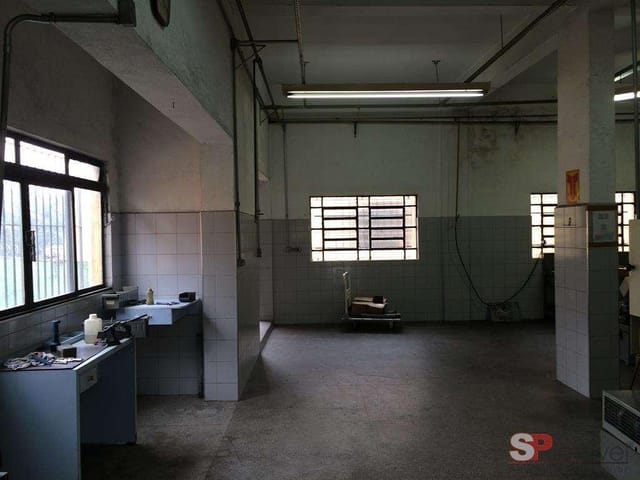 Galpão / Barracão com 550m², à venda, no bairro Vila Souza em São Paulo