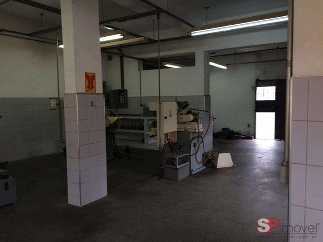 Galpão / Barracão com 550m², à venda, no bairro Vila Souza em São Paulo