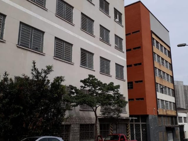 Galpão / Barracão com 5800m², para alugar, no bairro Quarta Parada em São Paulo