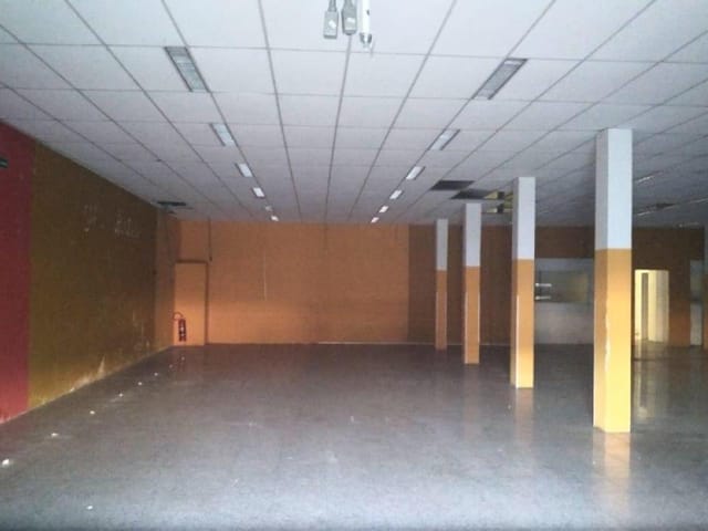 Galpão / Barracão com 900m², para alugar, no bairro Vila Pirituba em São Paulo