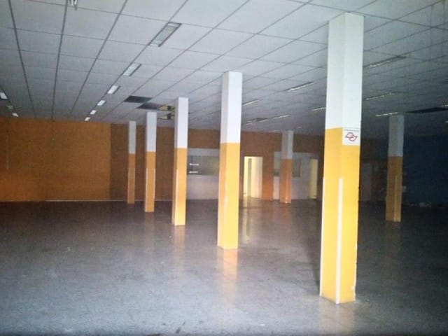 Galpão / Barracão com 900m², para alugar, no bairro Vila Pirituba em São Paulo