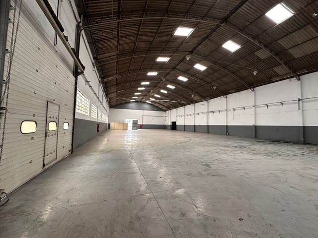 Foto do Galpão / Barracão - Galpão para locação em Itaquaquecetuba | Imobiliária Villela Imóveis