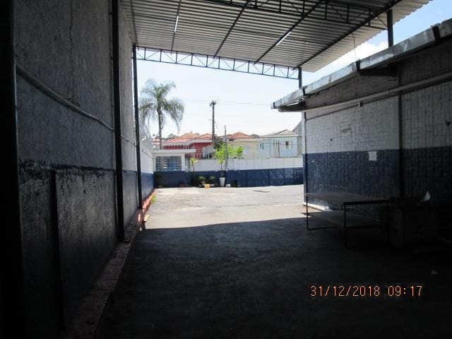 Galpão / Barracão com 1000m², para alugar, no bairro Jardim Santo Elias em São Paulo