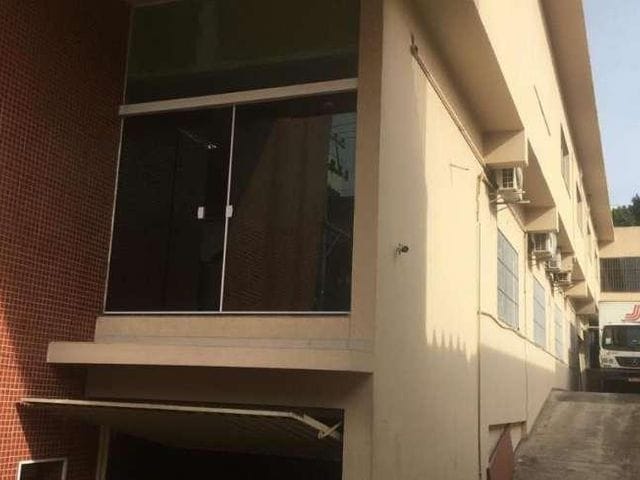 Galpão / Barracão com 2200m², à venda ou para alugar, no bairro Cambuci em São Paulo
