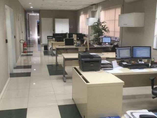 Galpão / Barracão com 2200m², à venda ou para alugar, no bairro Cambuci em São Paulo