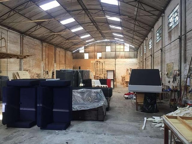Galpão / Barracão com 860m², à venda, no bairro Parque dos Bancarios em São Paulo