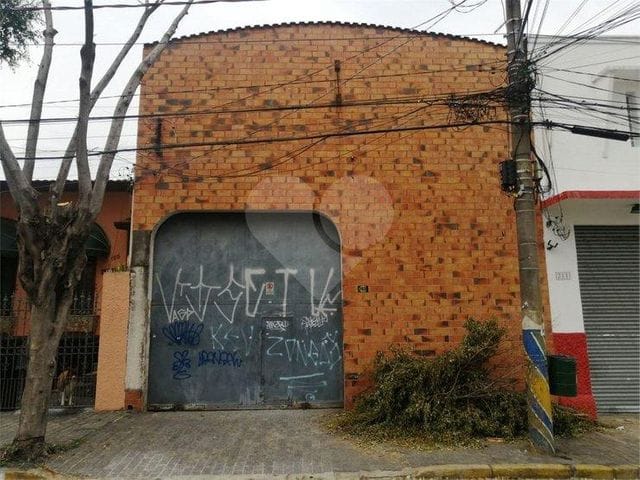 Galpão / Barracão à venda, no bairro Vila Bertioga em São Paulo