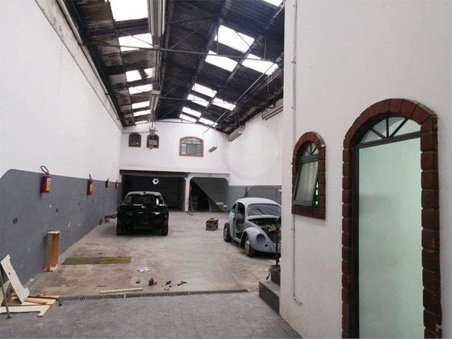 Galpão / Barracão à venda, no bairro Vila Bertioga em São Paulo