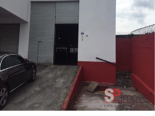 Galpão / Barracão com 2000m², para alugar, no bairro Jardim Pereira Leite em São Paulo