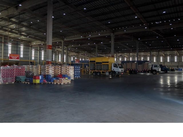 Galpão / Barracão com 36000000m², à venda, no bairro Vila Sul Americana em Carapicuíba