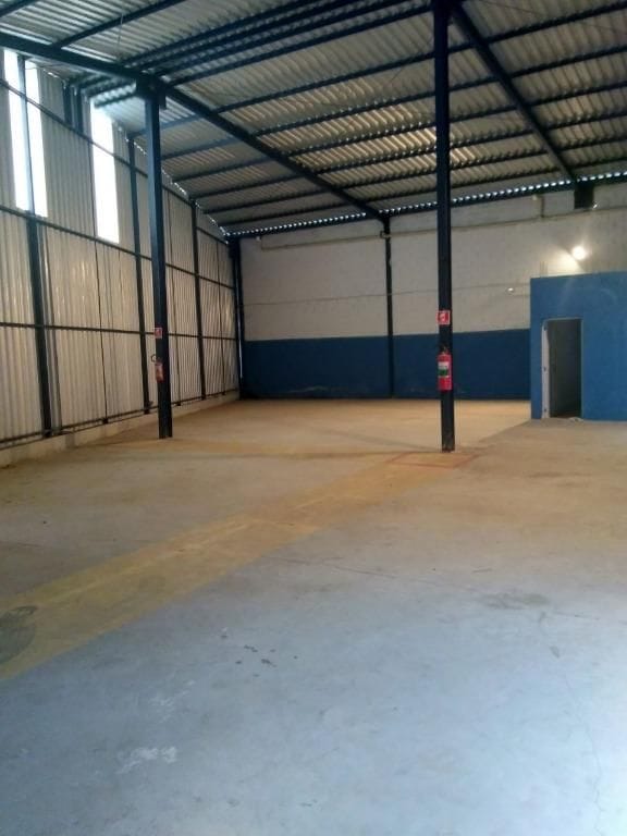 Galpão / Barracão com 870m², à venda, no bairro Vila São Paulo em Mogi das Cruzes