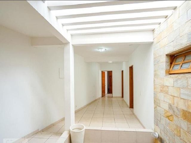 Galpão / Barracão com 560m², para alugar, no bairro Vila Carrão em São Paulo