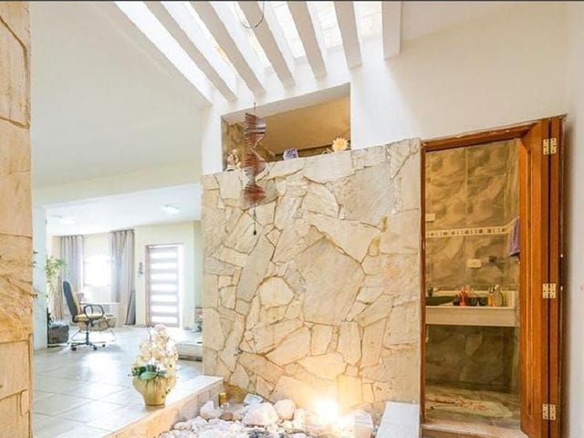 Galpão / Barracão com 560m², para alugar, no bairro Vila Carrão em São Paulo