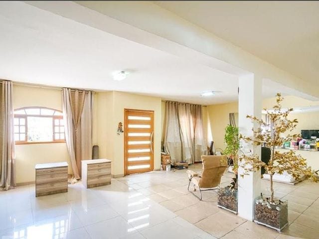 Galpão / Barracão com 560m², para alugar, no bairro Vila Carrão em São Paulo