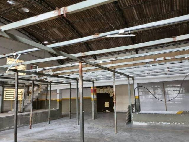 Galpão / Barracão com 2400m², à venda ou para alugar, no bairro Vila Carbone em São Paulo