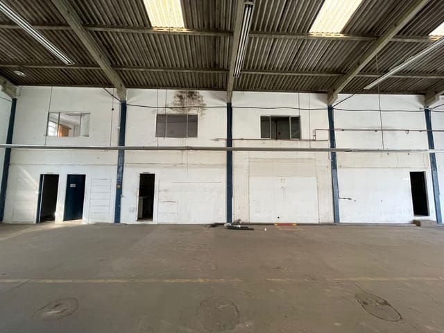 Galpão / Barracão com 550m², para alugar, no bairro Vila Carrão em São Paulo