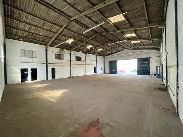 Galpão / Barracão com 550m², para alugar, no bairro Vila Carrão em São Paulo