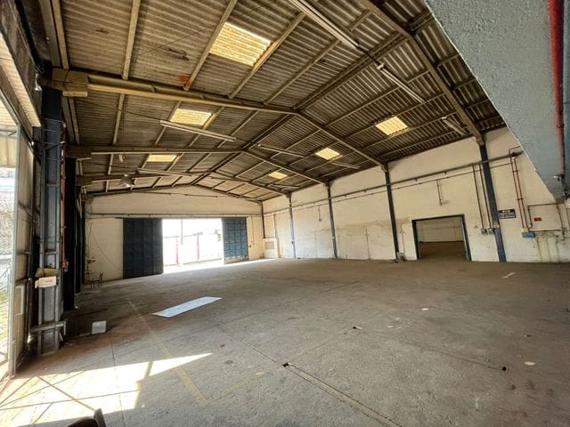 Galpão / Barracão com 500m², para alugar, no bairro Vila Carrão em São Paulo