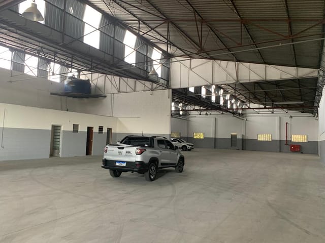 Galpão / Barracão com 1200m², para alugar, no bairro Jardim São Luís em São Paulo