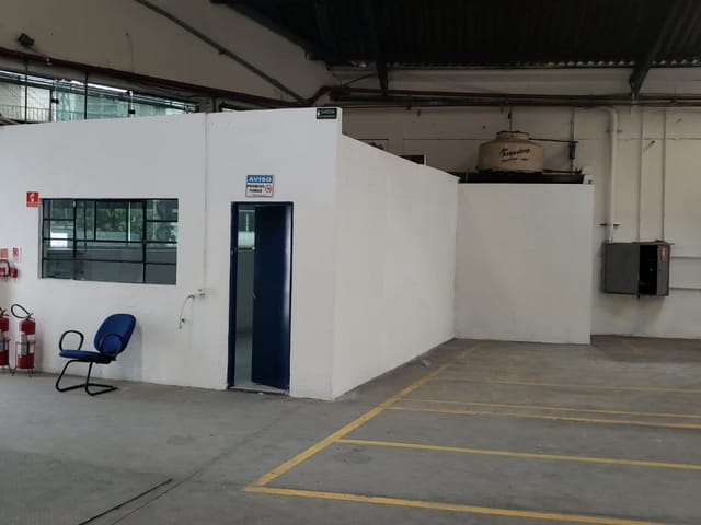 Galpão / Barracão com 1273m², para alugar, no bairro Vila Leopoldina em São Paulo