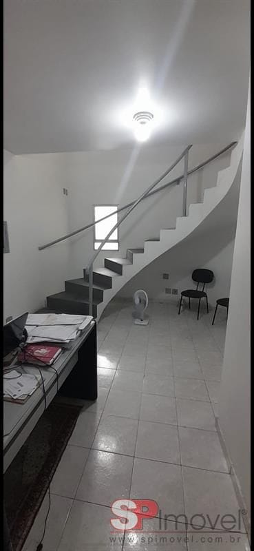 Galpão / Barracão com 300m², para alugar, no bairro Vila Anastácio em São Paulo