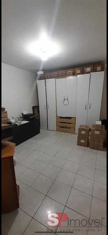 Galpão / Barracão com 300m², para alugar, no bairro Vila Anastácio em São Paulo