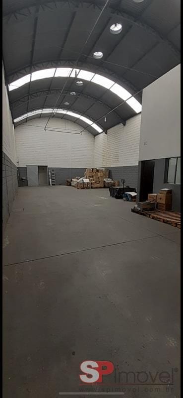 Galpão / Barracão com 300m², para alugar, no bairro Vila Anastácio em São Paulo