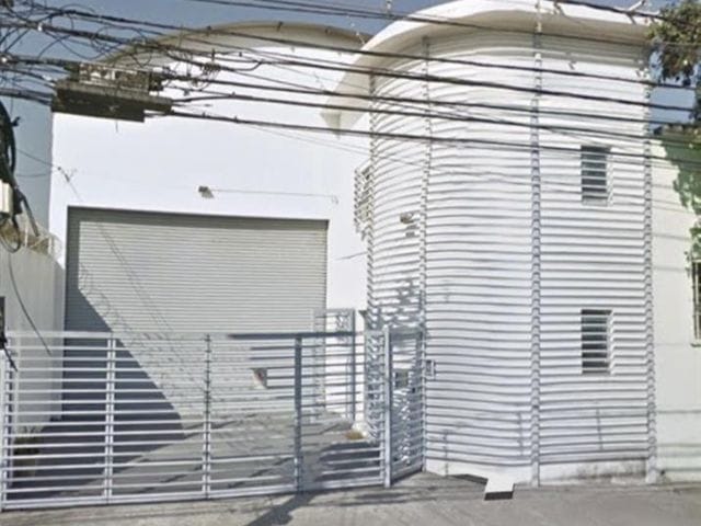 Galpão / Barracão com 300m², para alugar, no bairro Vila Anastácio em São Paulo