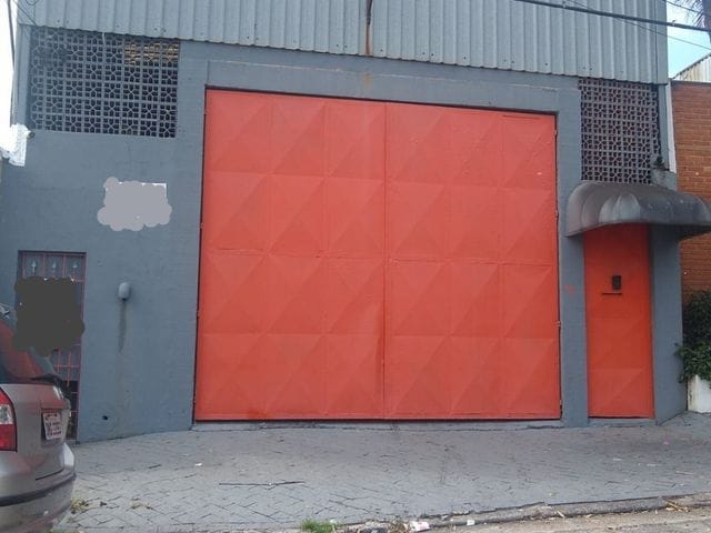 Galpão / Barracão com 250m², para alugar, no bairro Vila Rio Branco em São Paulo