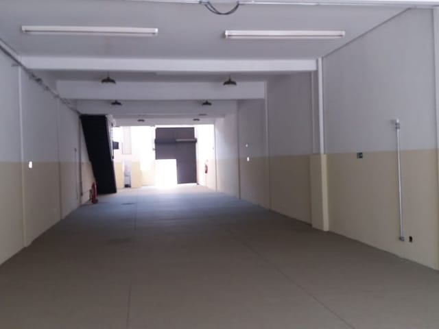 Galpão / Barracão com 560m², para alugar, no bairro Alphaville Industrial em Barueri