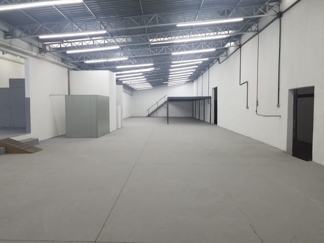 Galpão / Barracão com 900m², para alugar, no bairro Vila Sílvia em São Paulo