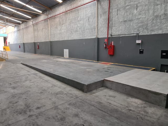 Galpão / Barracão com 1100m², para alugar, no bairro Vila Bela em São Paulo