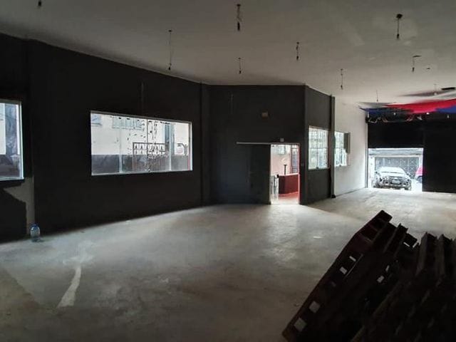 Galpão / Barracão com 400m², para alugar, no bairro Vila Esperança em São Paulo