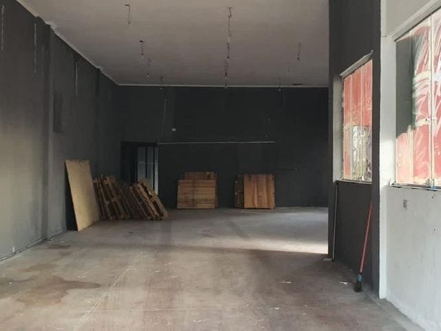 Galpão / Barracão com 400m², para alugar, no bairro Vila Esperança em São Paulo