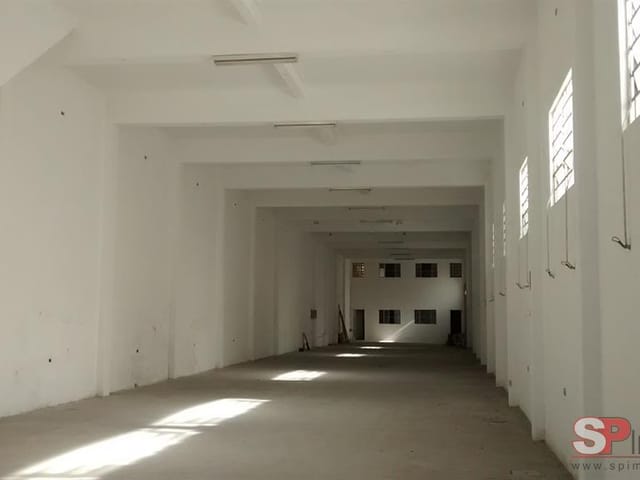 Galpão / Barracão com 700m², para alugar, no bairro Vila Ré em São Paulo