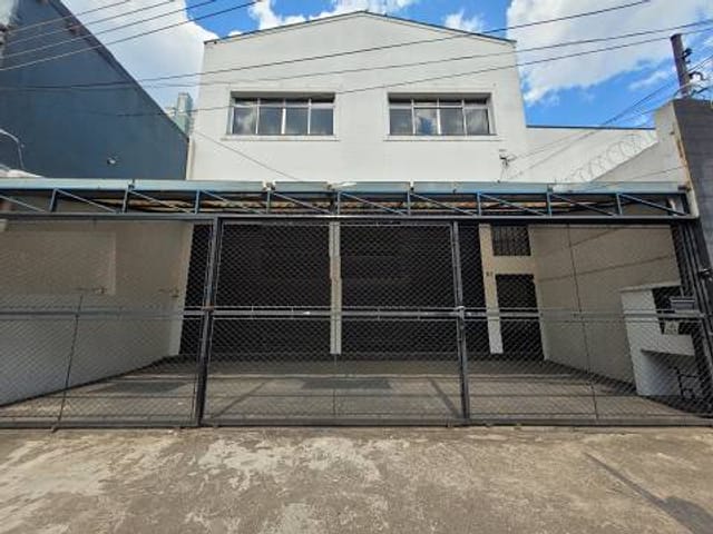 Galpão / Barracão com 750m², para alugar, no bairro Vila Regente Feijó em São Paulo