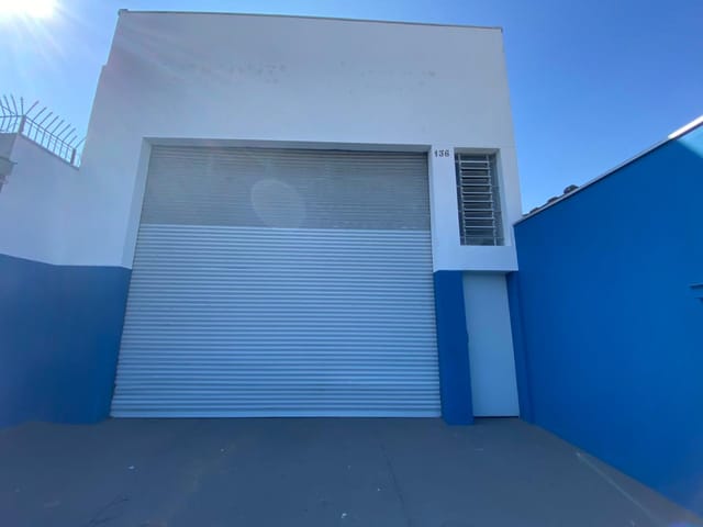 Galpão / Barracão com 300m², para alugar, no bairro Vila Anastácio em São Paulo