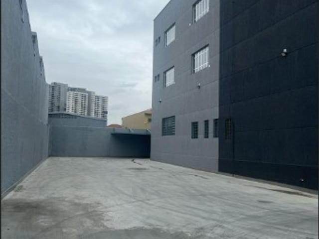 Galpão / Barracão com 1032m², para alugar, no bairro Vila Anastácio em São Paulo