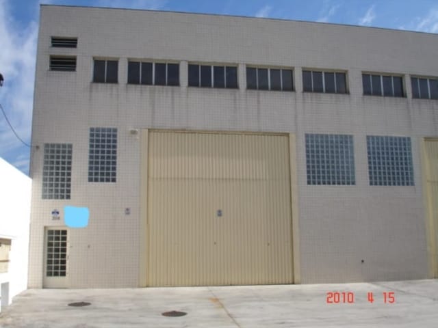 Galpão / Barracão com 680m², para alugar, no bairro Vila Anastácio em São Paulo