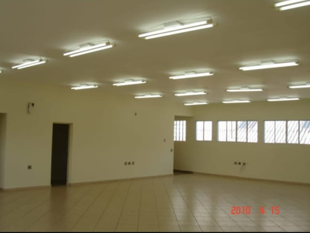 Galpão / Barracão com 680m², para alugar, no bairro Vila Anastácio em São Paulo