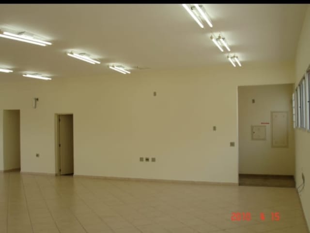 Galpão / Barracão com 680m², para alugar, no bairro Vila Anastácio em São Paulo