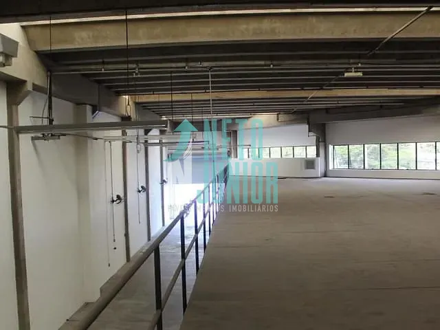 Galpão / Barracão com 5700m², à venda ou para alugar, no bairro Lapa em São Paulo
