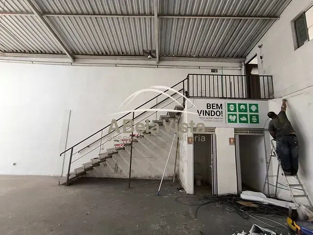 Galpão / Barracão com 430m², para alugar, no bairro Jardim Roberto em Osasco