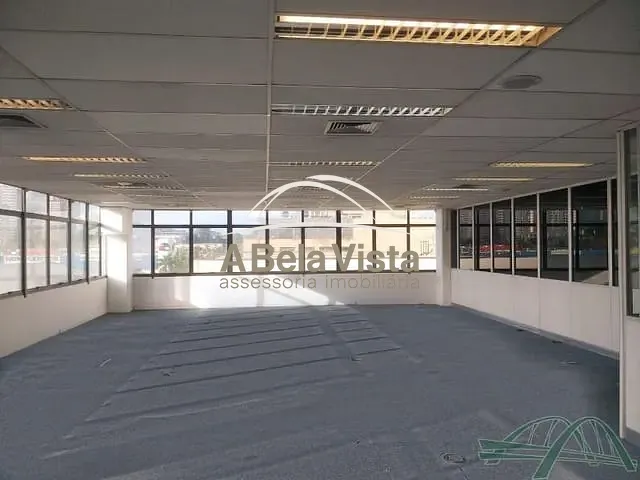 Galpão / Barracão com 3002m², para alugar, no bairro Tamboré em Barueri