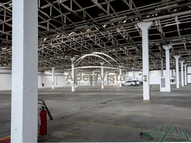 Galpão / Barracão com 600m², para alugar, no bairro Vila Leopoldina em São Paulo