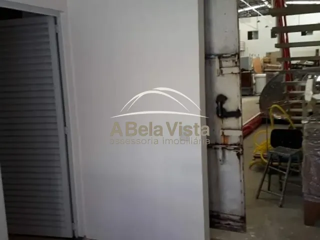 Galpão / Barracão à venda, no bairro Piratininga em Osasco